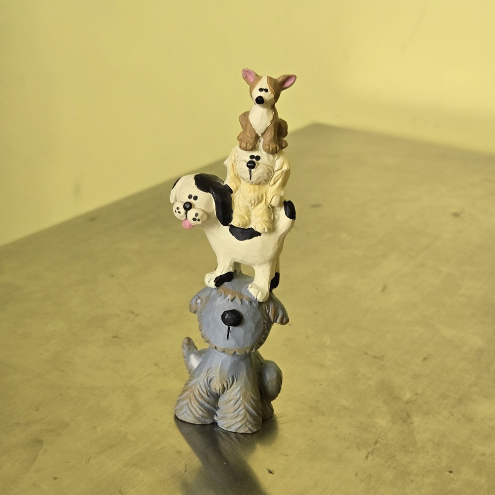B. Lloyd Blossom Bucket Dog Pyramid Small Figure